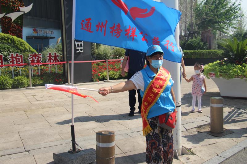 <strong>草逼亚洲</strong>